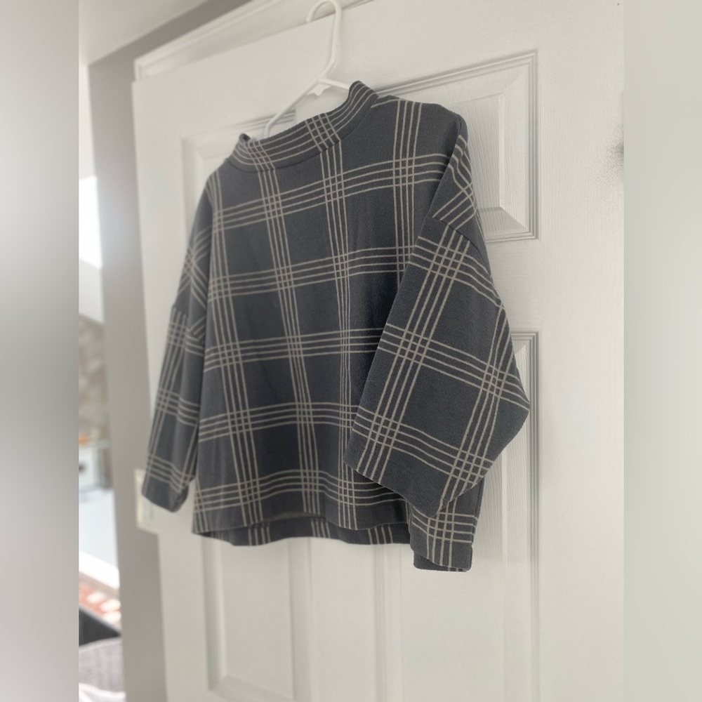 Ann Taylor Mock Neck Dolman Top • So Cute • Amazing Condition ✨